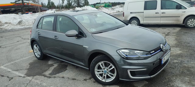 WVWZZZAUZJW900806 2018 VOLKSWAGEN GOLF-3