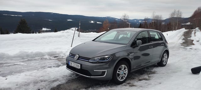 WVWZZZAUZJW900806 2018 VOLKSWAGEN GOLF-0