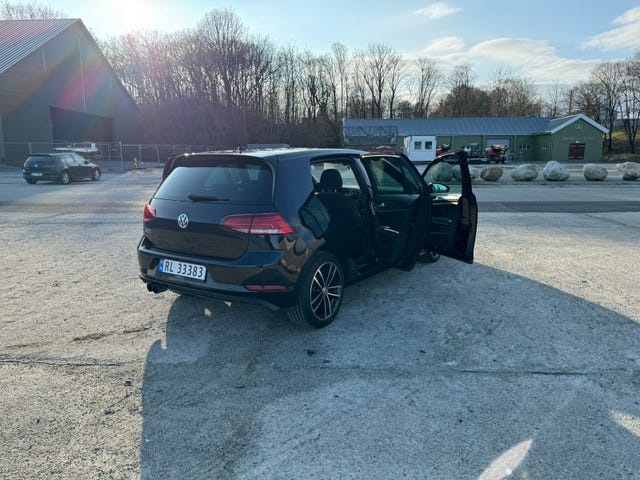 WVWZZZAUZJW809524 2018 VOLKSWAGEN GOLF-2