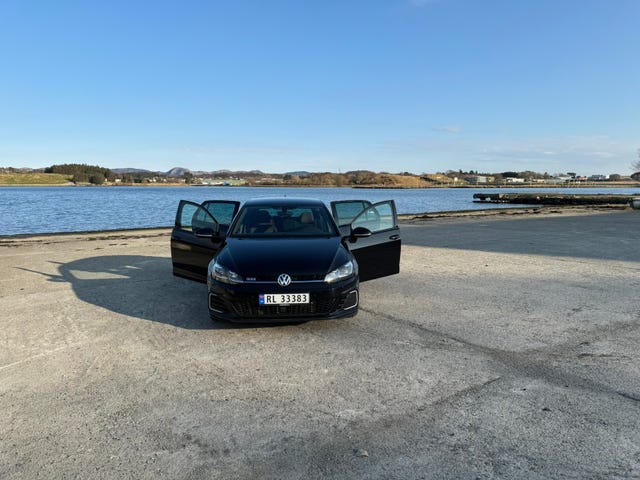WVWZZZAUZJW809524 2018 VOLKSWAGEN GOLF-1