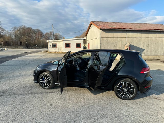 WVWZZZAUZJW809524 2018 VOLKSWAGEN GOLF-3