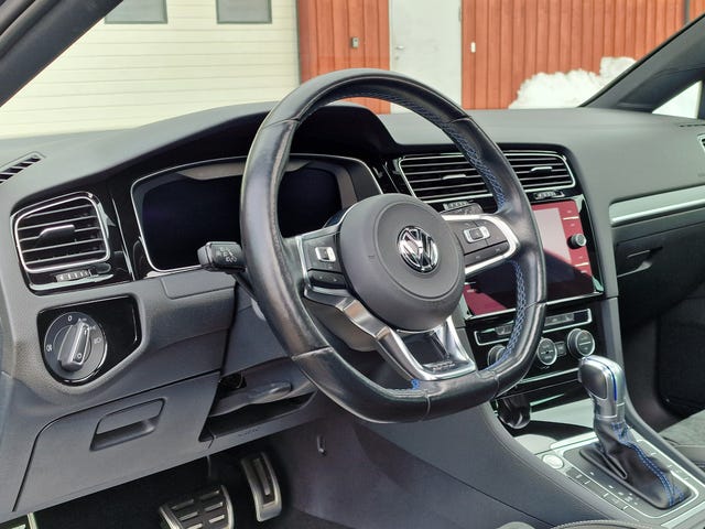 2018 VOLKSWAGEN GOLF - 40