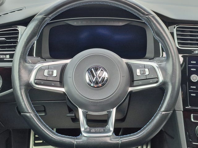 2018 VOLKSWAGEN GOLF - 50