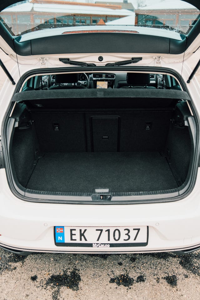 2018 VOLKSWAGEN GOLF - 30