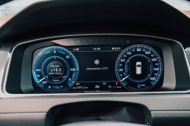 2018 VOLKSWAGEN GOLF - 23