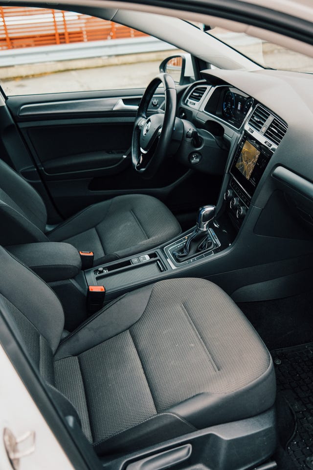 2018 VOLKSWAGEN GOLF - 27
