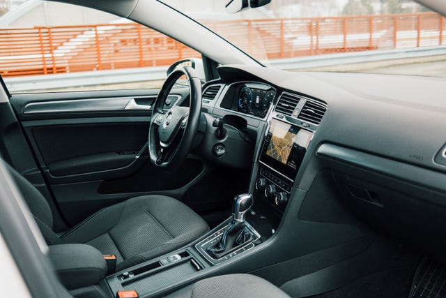 2018 VOLKSWAGEN GOLF - 25