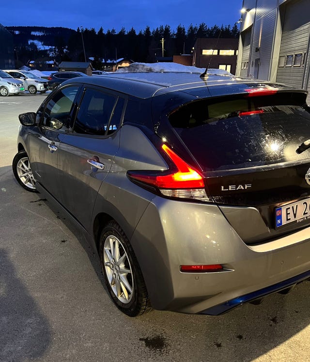 2018 NISSAN LEAF - 11
