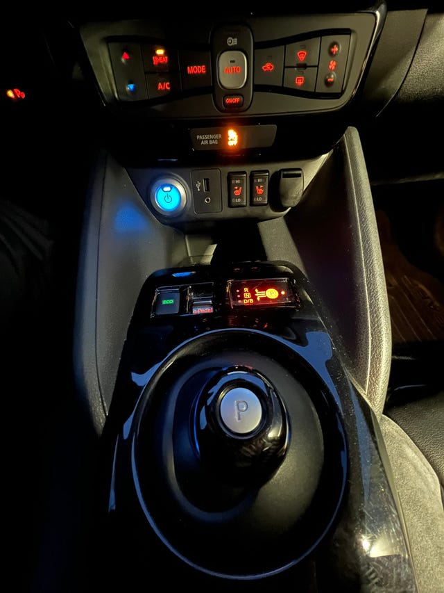 2018 NISSAN LEAF - 15
