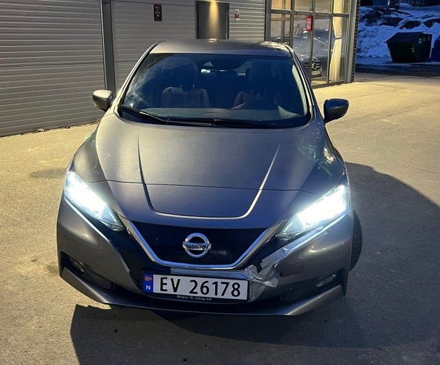 SJNFAAZE1U0032228 2018 NISSAN LEAF-2