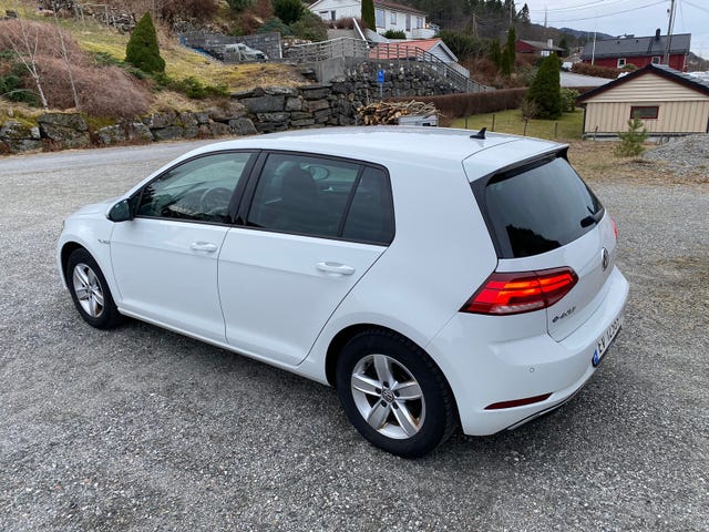 WVWZZZAUZJ8909935 2018 VOLKSWAGEN GOLF-2