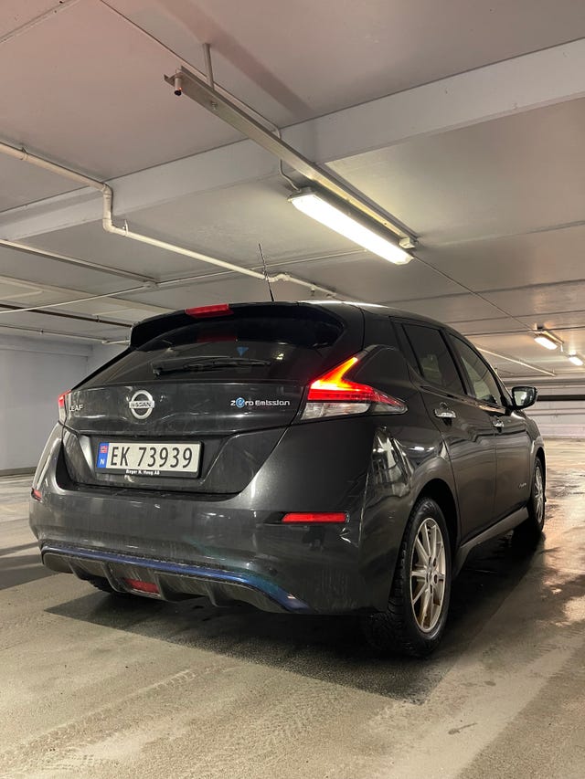 SJNFAAZE1U0001970 2018 NISSAN LEAF-2