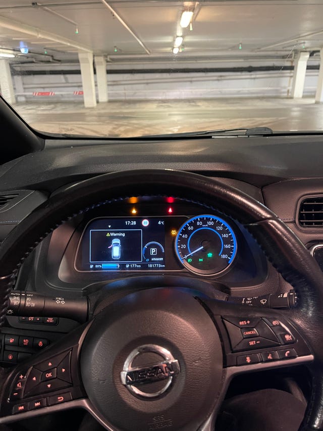 2018 NISSAN LEAF - 9
