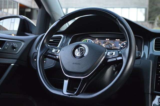 2019 VOLKSWAGEN GOLF - 20