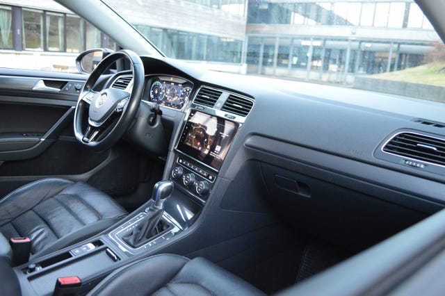 2019 VOLKSWAGEN GOLF - 23