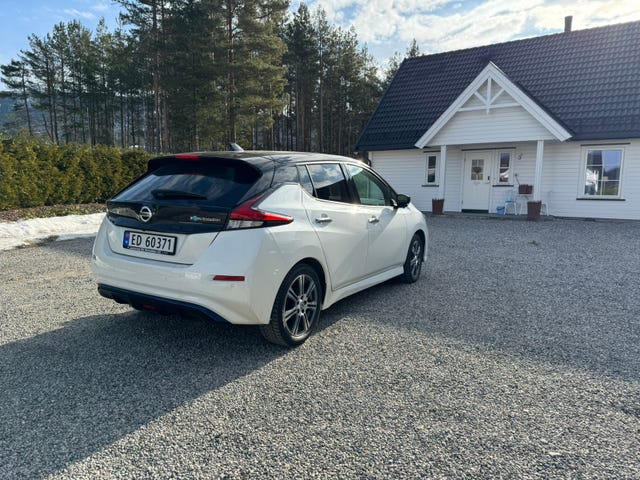 2022 NISSAN LEAF - 9