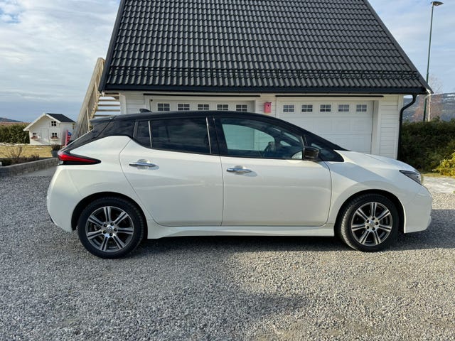 SJNFAAZE1U0155095 2022 NISSAN LEAF-2