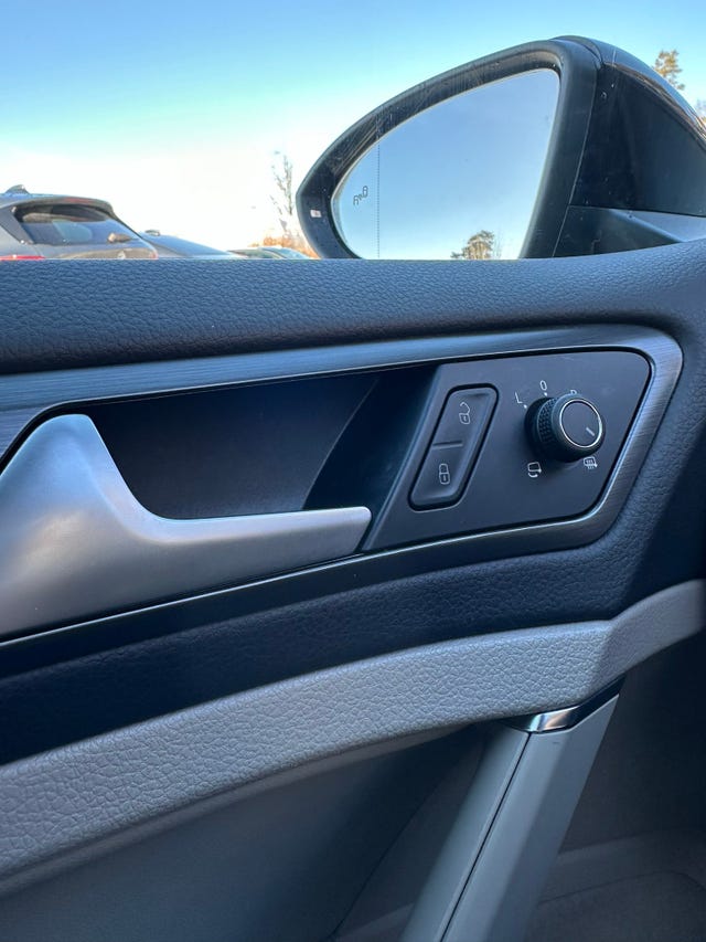 2019 VOLKSWAGEN GOLF - 19