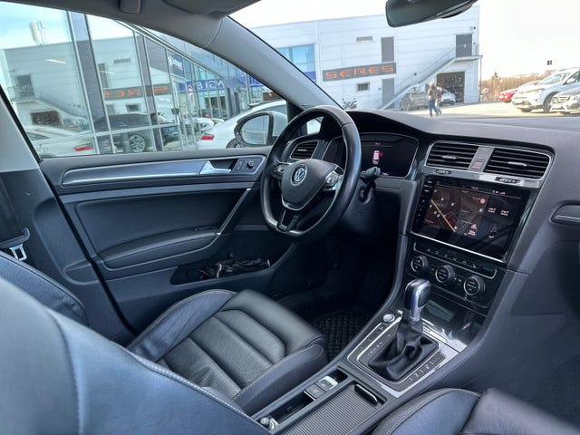 WVWZZZAUZJW905927 2018 VOLKSWAGEN GOLF-4