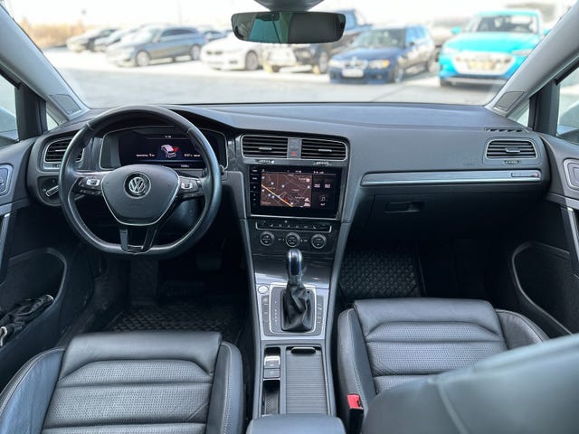 WVWZZZAUZJW905927 2018 VOLKSWAGEN GOLF-1