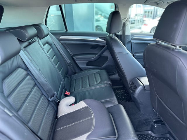 WVWZZZAUZJW905927 2018 VOLKSWAGEN GOLF-3