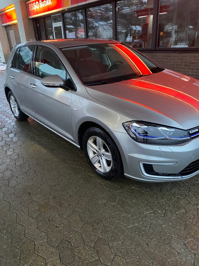WVWZZZAUZJ8901675 2018 VOLKSWAGEN GOLF-2