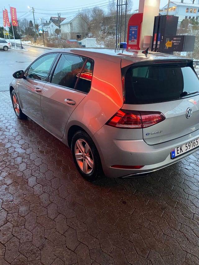 WVWZZZAUZJ8901675 2018 VOLKSWAGEN GOLF-4