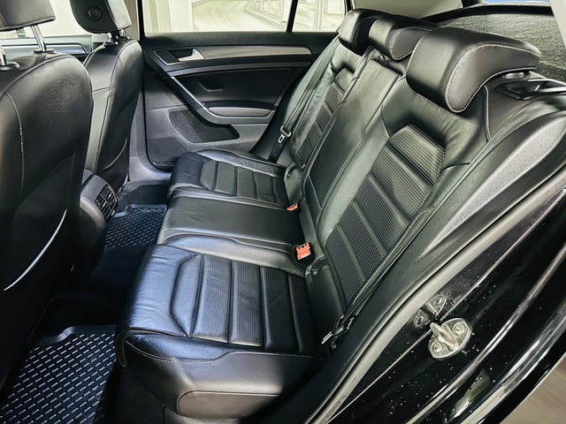 2018 VOLKSWAGEN GOLF - 24