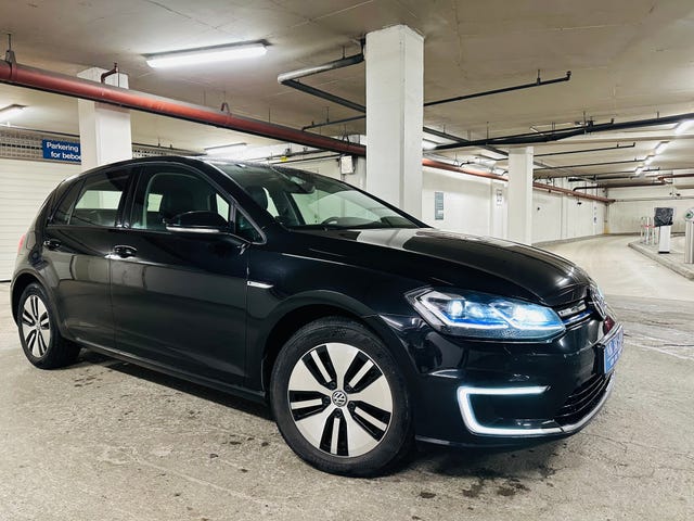 WVWZZZAUZJW903771 2018 VOLKSWAGEN GOLF-1