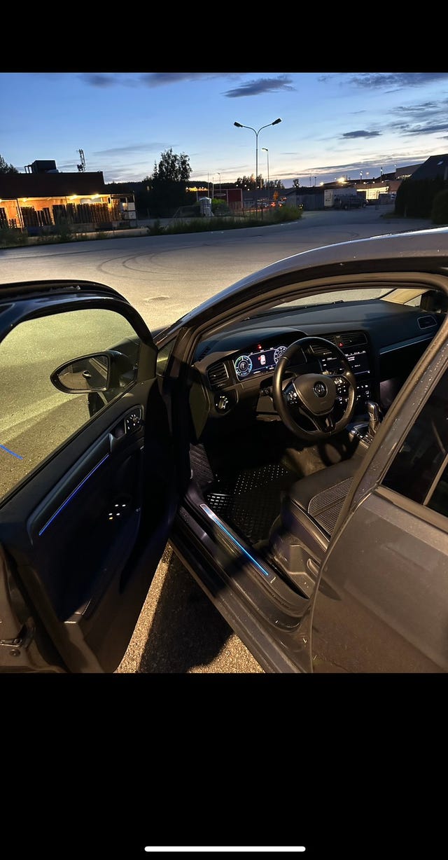 2019 VOLKSWAGEN GOLF - 15