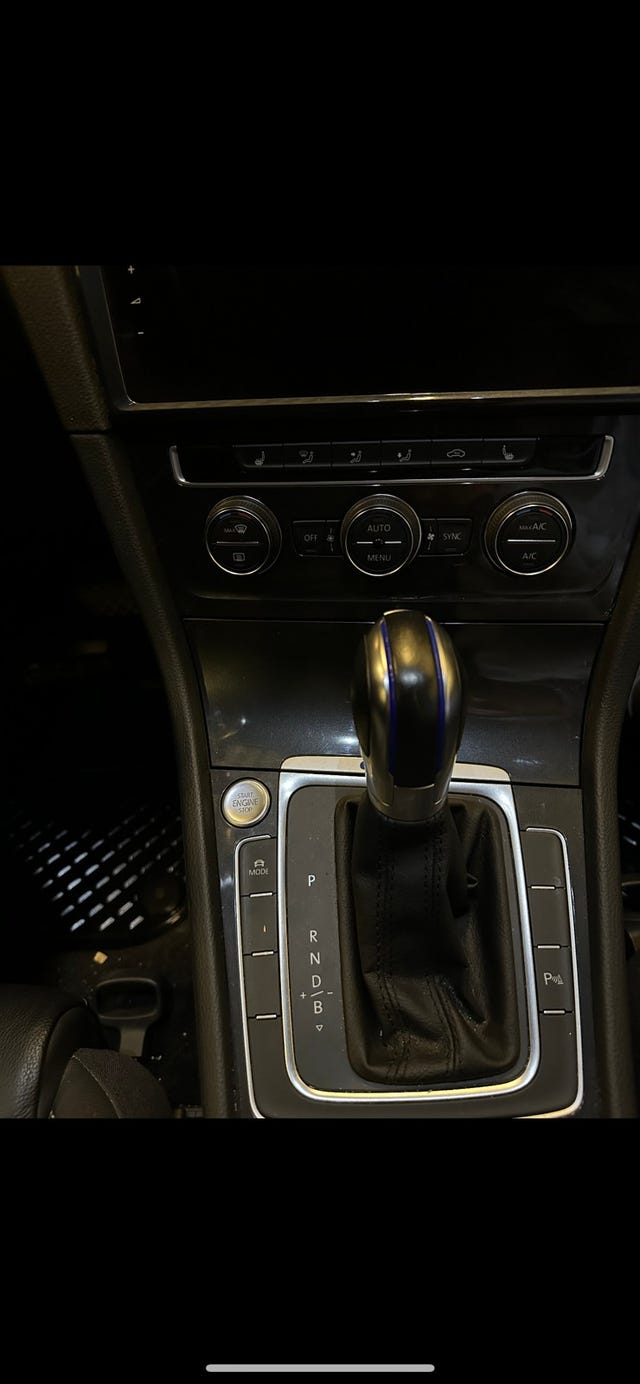 2019 VOLKSWAGEN GOLF - 9