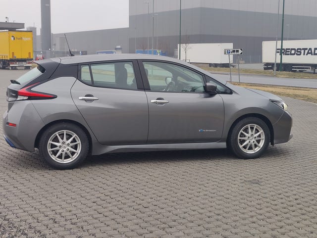 SJNFAAZE1U0016712 2018 NISSAN LEAF-1