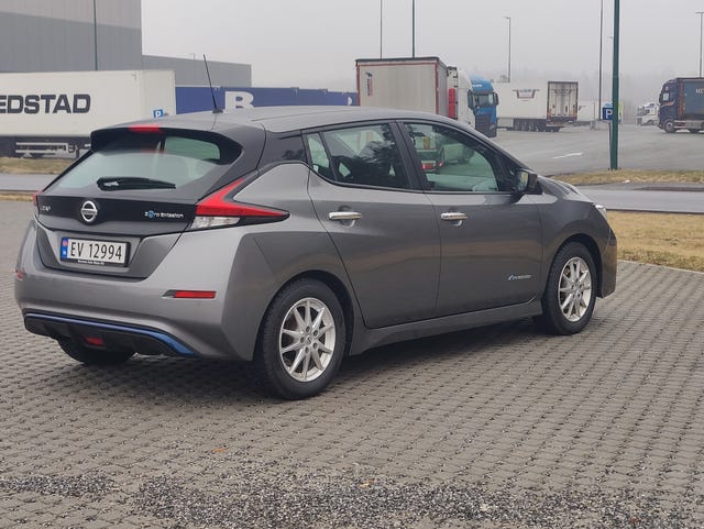 SJNFAAZE1U0016712 2018 NISSAN LEAF-2