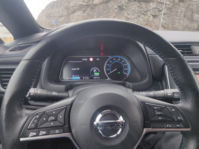 2018 NISSAN LEAF - 12