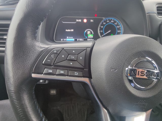 2018 NISSAN LEAF - 11