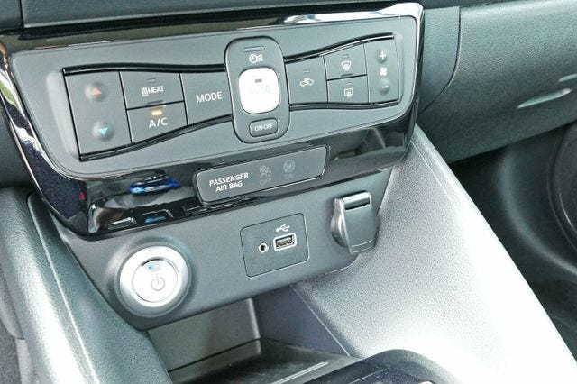 2021 NISSAN LEAF - 12