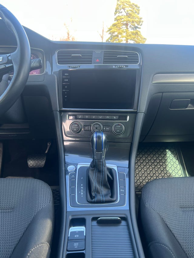 2019 VOLKSWAGEN GOLF - 31