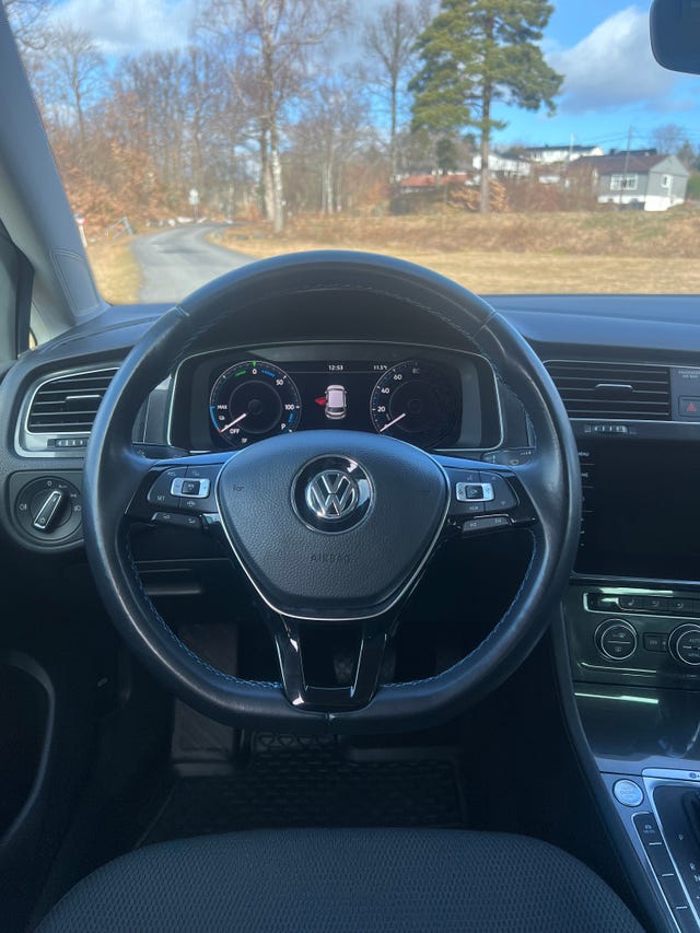 2019 VOLKSWAGEN GOLF - 30