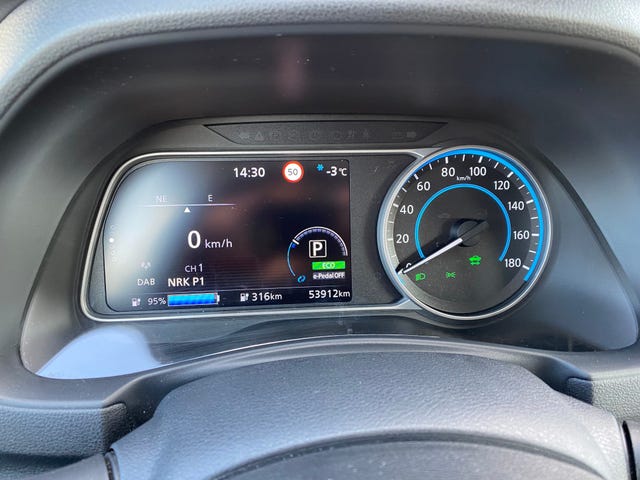 2020 NISSAN LEAF - 16