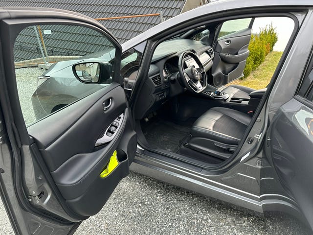 2018 NISSAN LEAF - 17