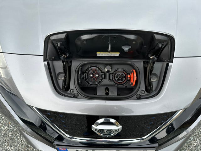 2018 NISSAN LEAF - 25