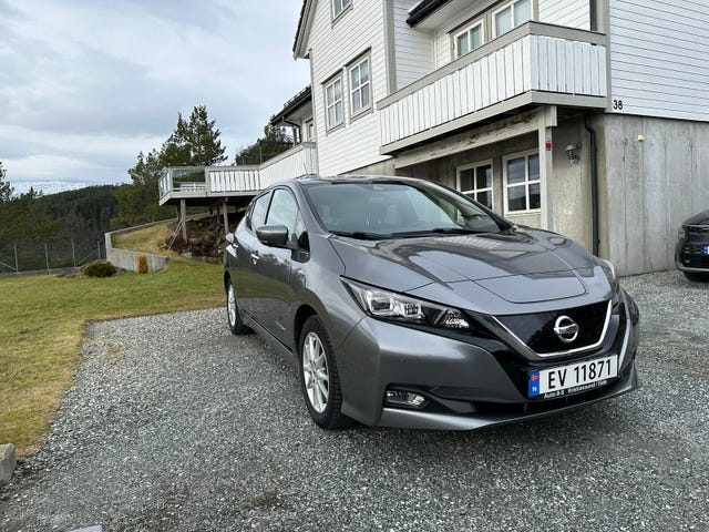 SJNFAAZE1U0023000 2018 NISSAN LEAF-5