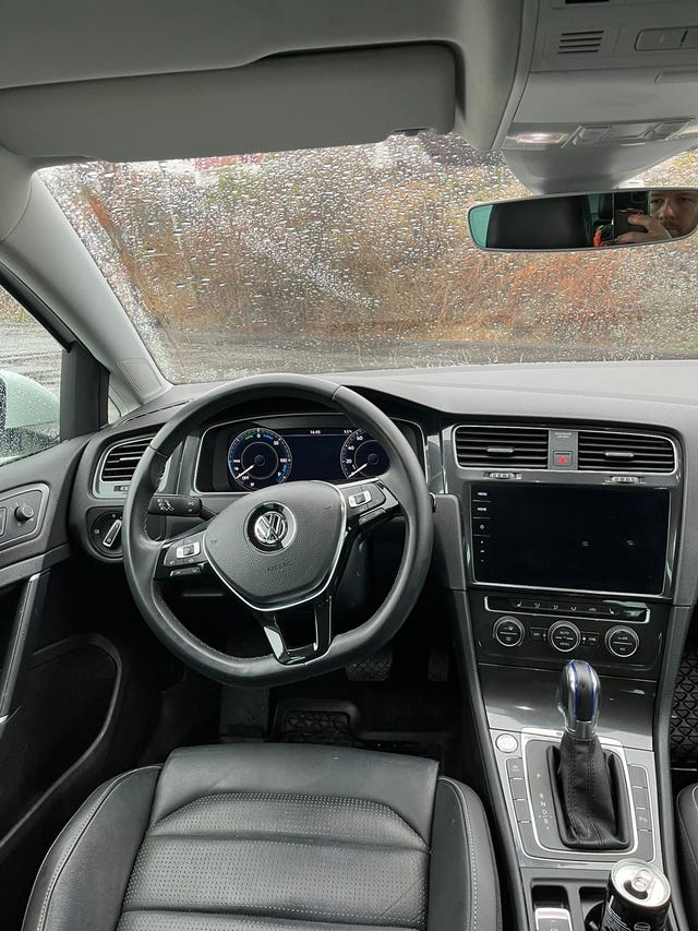 WVWZZZAUZK8901487 2018 VOLKSWAGEN GOLF-1