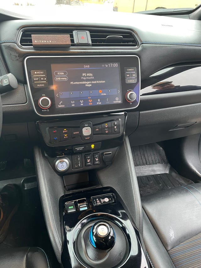 2021 NISSAN LEAF - 9