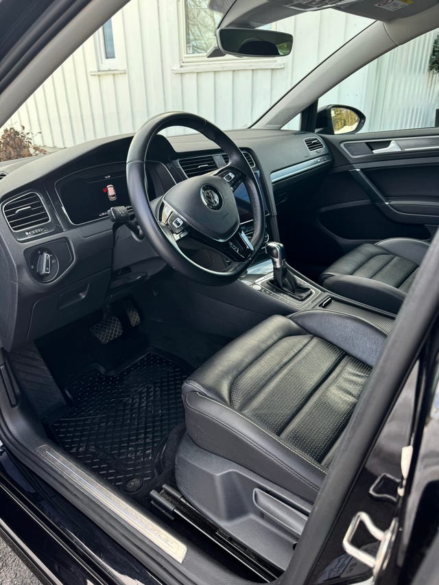 2019 VOLKSWAGEN GOLF - 12