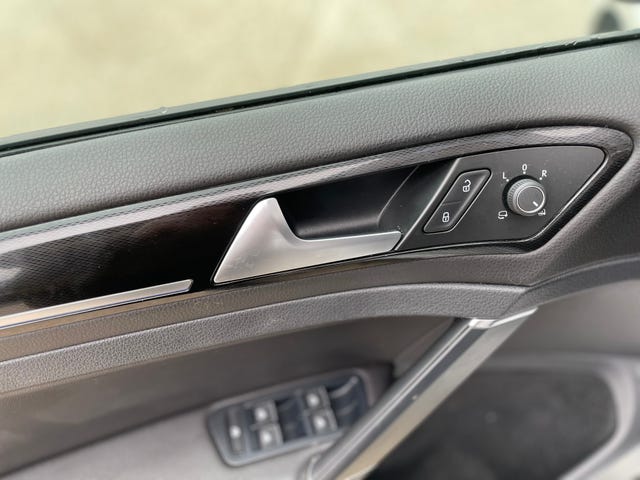 2015 VOLKSWAGEN GOLF - 11