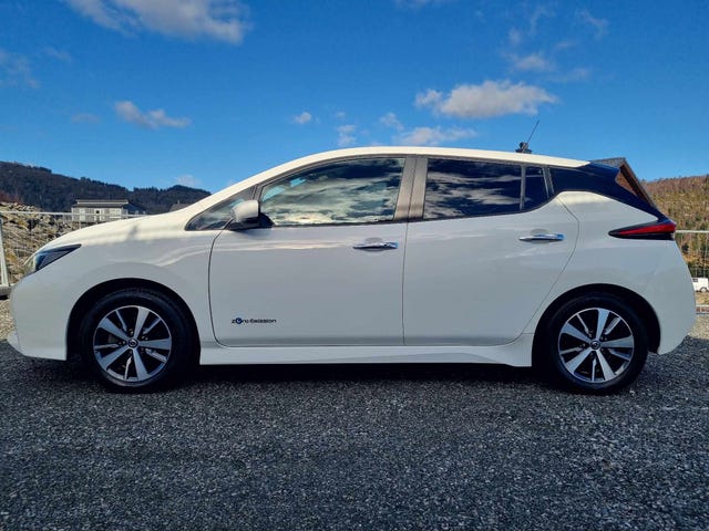 SJNFAAZE1U0029739 2018 NISSAN LEAF-3