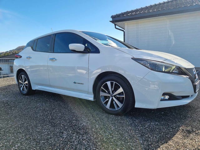 SJNFAAZE1U0029739 2018 NISSAN LEAF-2
