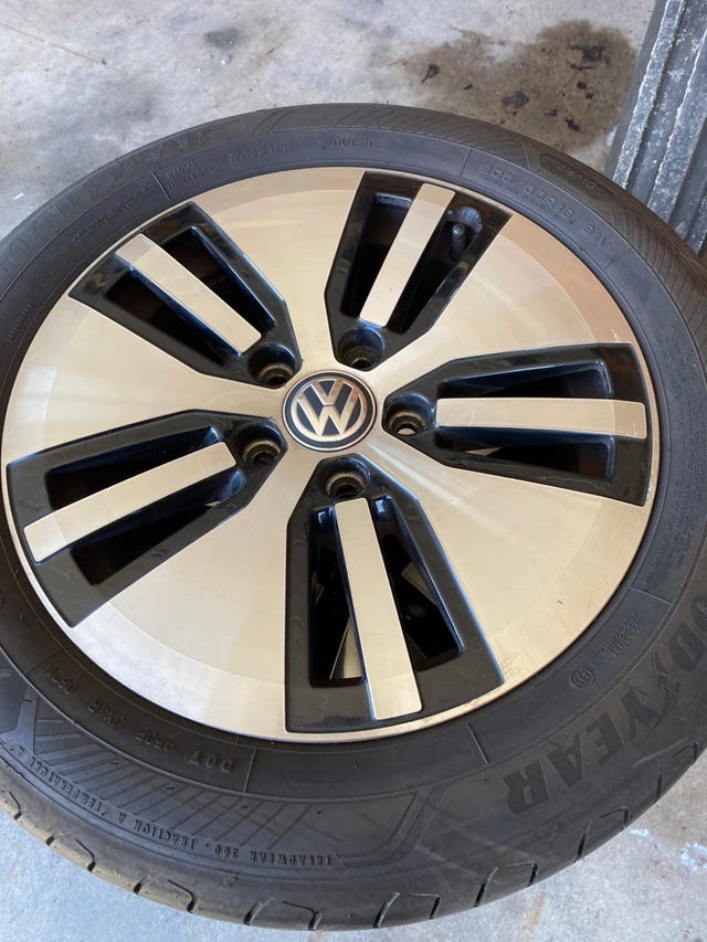 2018 VOLKSWAGEN GOLF - 24