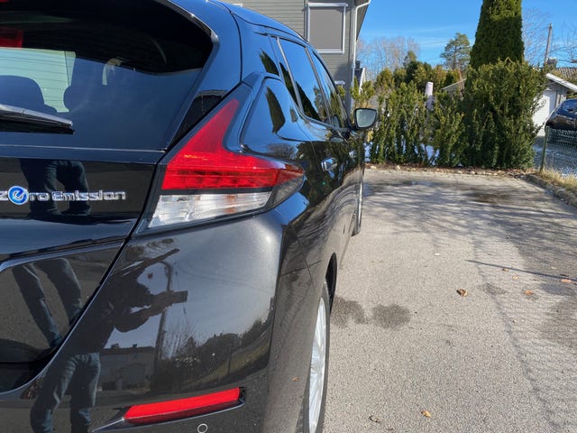 2018 NISSAN LEAF - 11